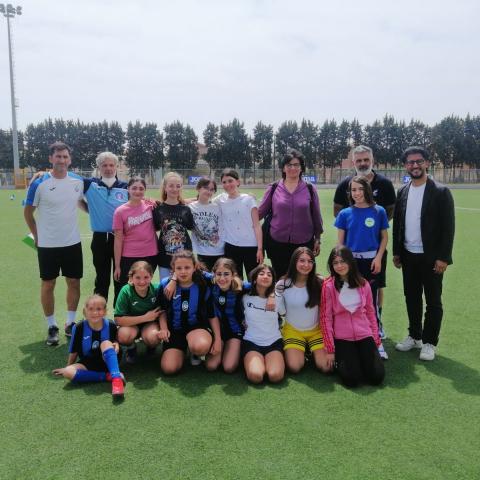 Ragazze con i tacchetti