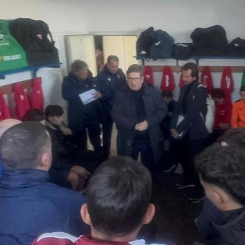 il presidente Morgana parla alla squadra